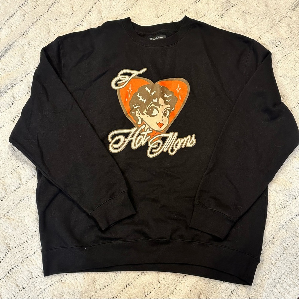 NWOT Danny Duncan 'Hot Moms' Graphic Crewneck Sweatshirt—XXL